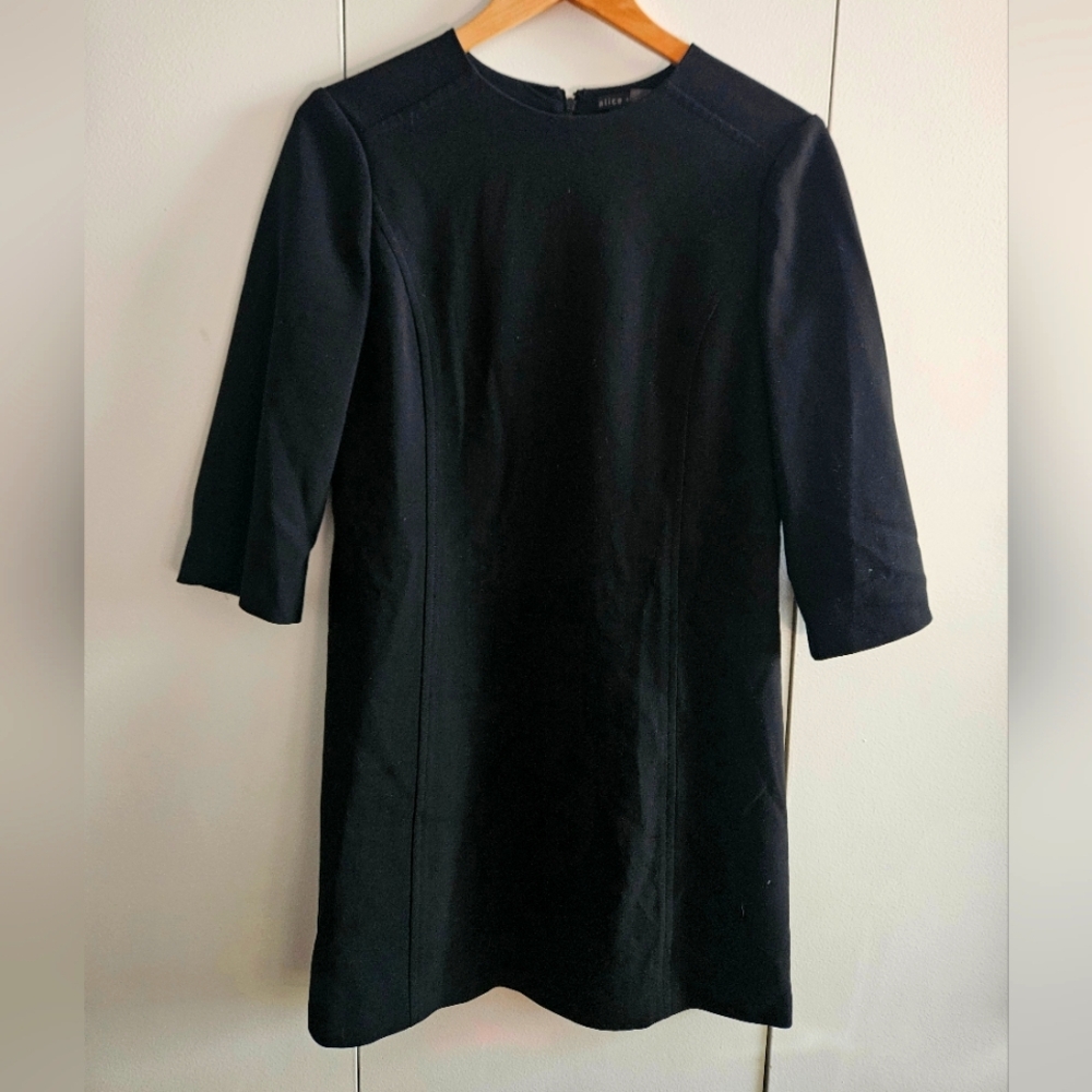 Alice + Olivia Size 6 Wear to Work Classics Black Shift Dress with 3/4 Sleeves